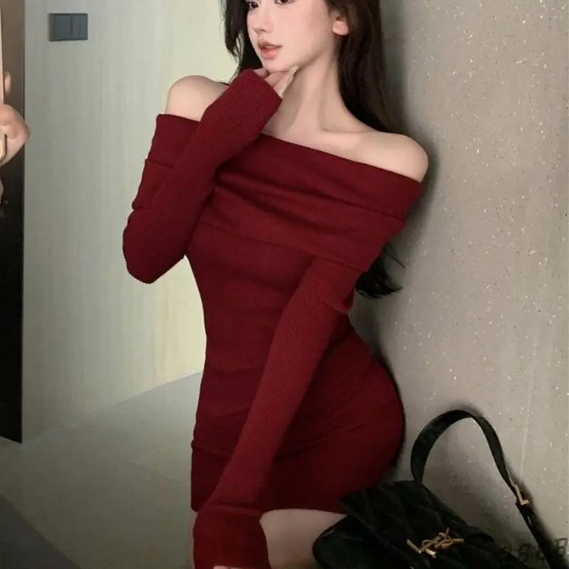 Spicy Girl Be Careful with the Machine One Shoulder Slim Fit Chic Hip Hugging Short Skirt Women's Korean Gentle Long Sleeved