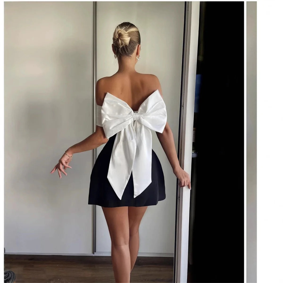 Sexy Back Big Bow Decoration Mini Dress Fashion Off Shoulder Sleeveless Backless Dresses Autumn Club Vestidos Evening Party Gown